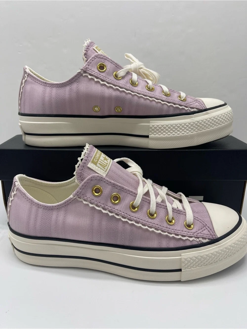 Converse A17201C CTAS LIFT OX ALTITUDE LILAC/EGRET/BLACK Platform Sneakers